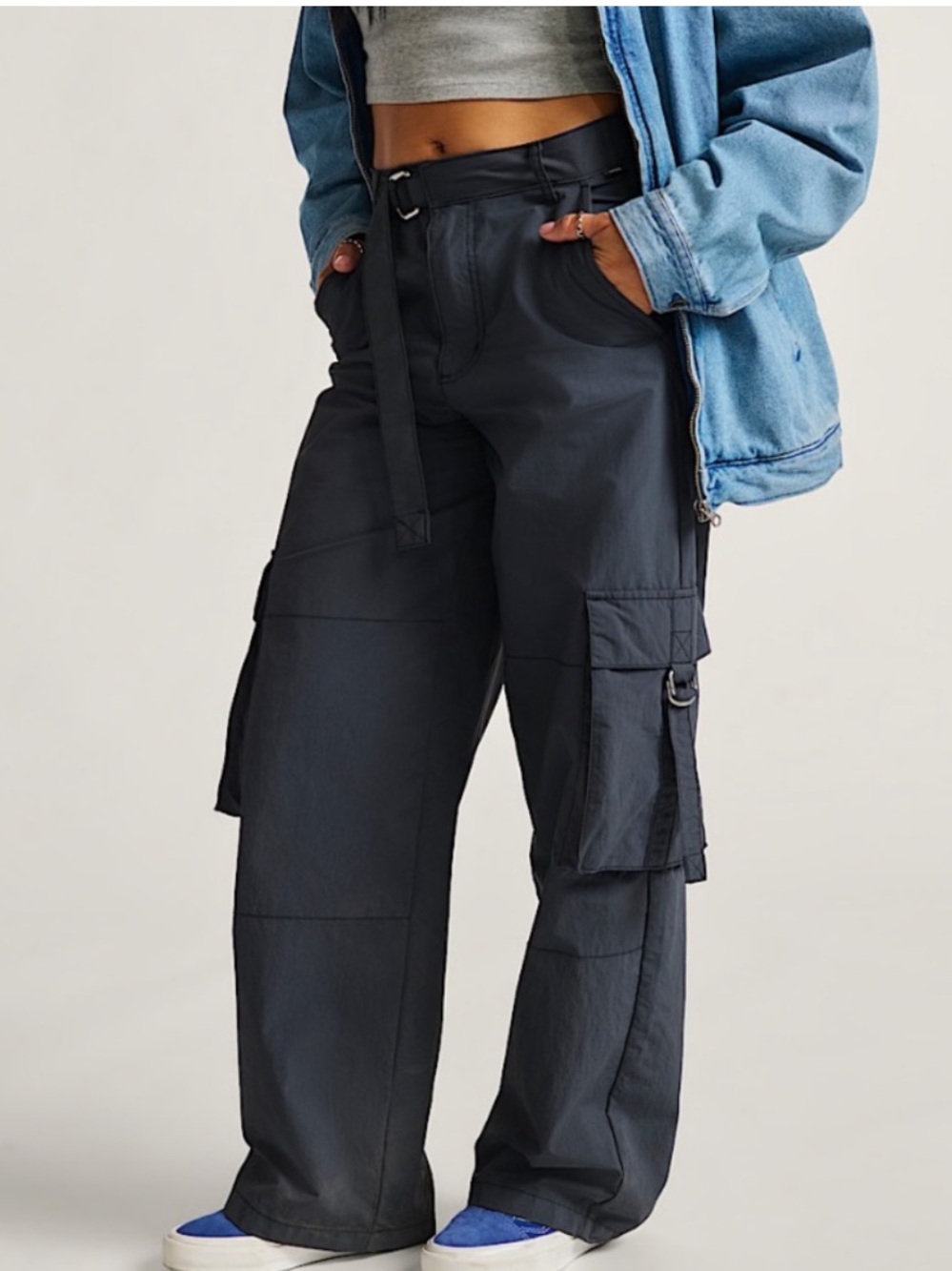 Vans woman’s Cobra Cargo Pants light weight high rise grey